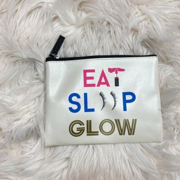 Bundle of Four Cosmetic Bags - Picture 6 of 6